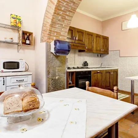 Fratticciola Sleeps 24 With Pool Air Con And Wifi 别墅