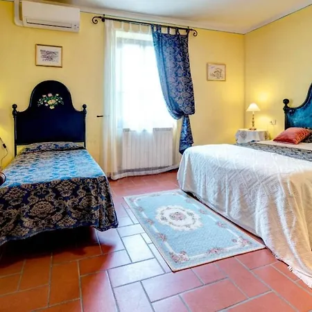 别墅 Fratticciola Sleeps 24 With Pool Air Con And Wifi *