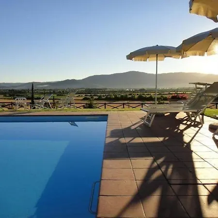Fratticciola Sleeps 24 With Pool Air Con And Wifi