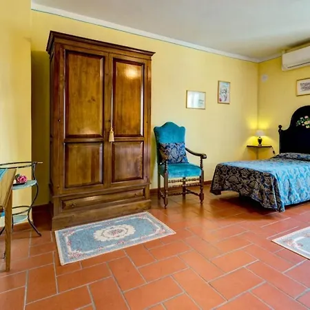 别墅 Fratticciola Sleeps 24 With Pool Air Con And Wifi